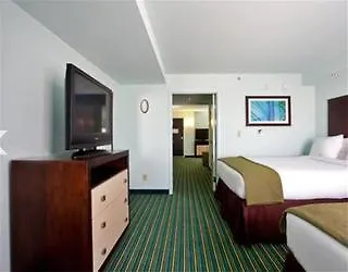 Holiday Inn Express Hotel & Suites Norfolk Airport By Ihg 2*,