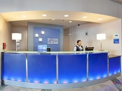 Holiday Inn Express Hotel & Suites Norfolk Airport By Ihg